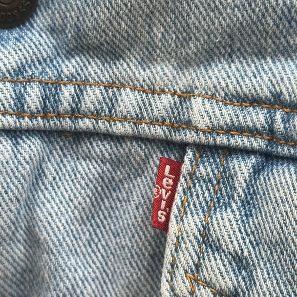 Vintage Levi's Sherpa Lined Trucker Style Red Tab Denim Jacket Sz S - Picture 2 of 12